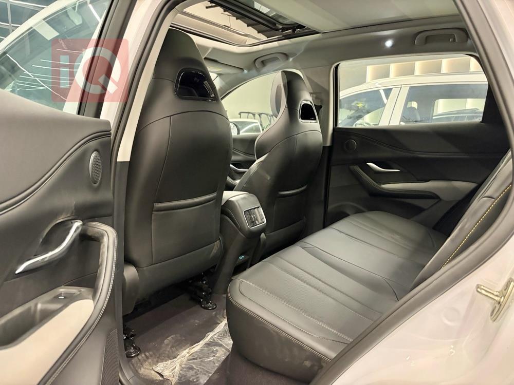 https://cdn.iqcars.ioe9203388-022f-40b0-8570-77996cd05def_7.jpg